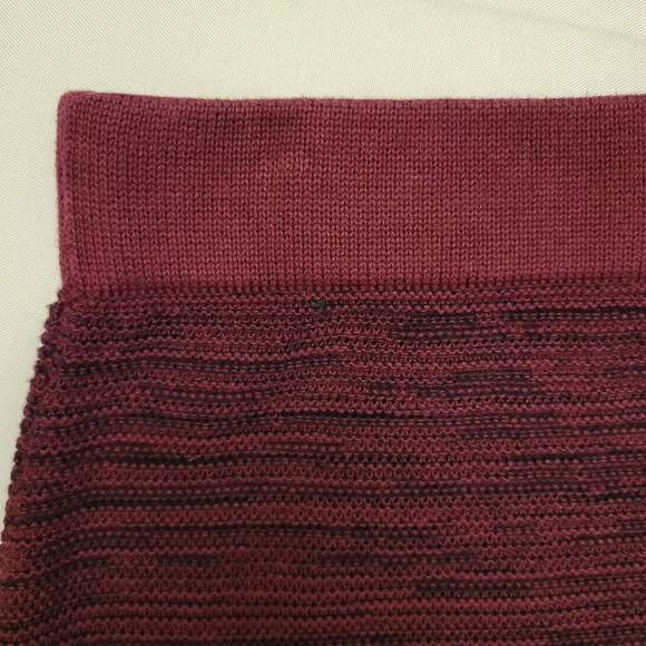 Knit Mini Burgundy Skirt Size PL - Picture 9 of 10